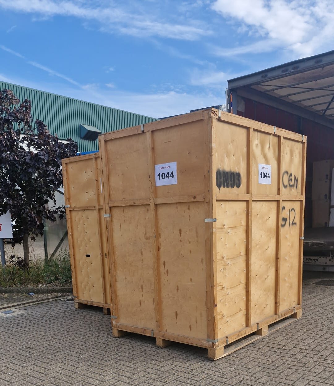 Long-term storage crates – durable and secure containers for extended storage solutions
